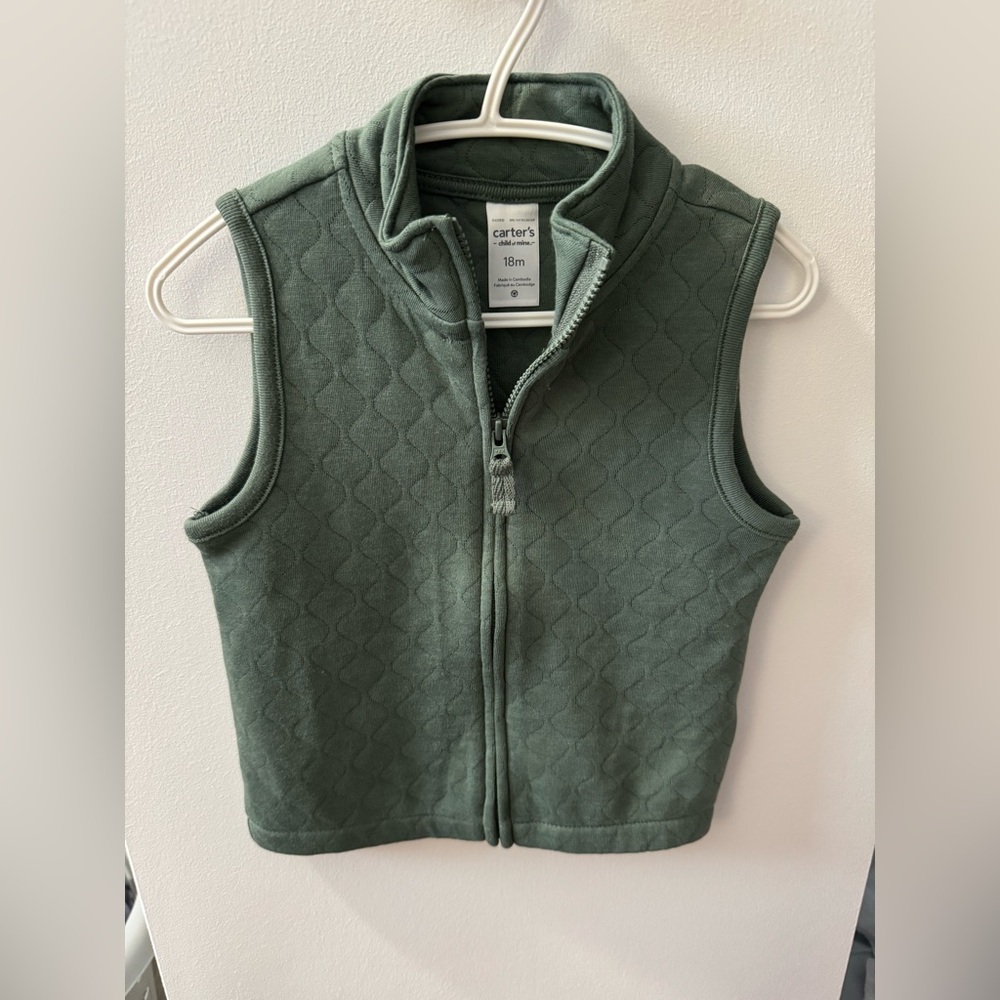 NWOT Carter’s baby vest